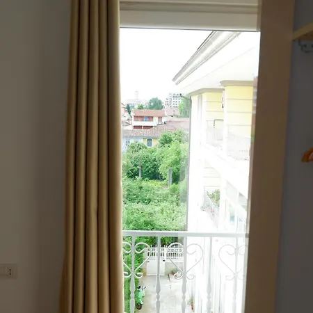 Negis House City Center Appartement Shkodër